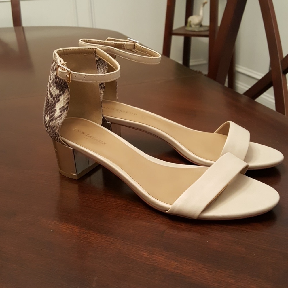 Amn Taylor Alligator Print Sandals